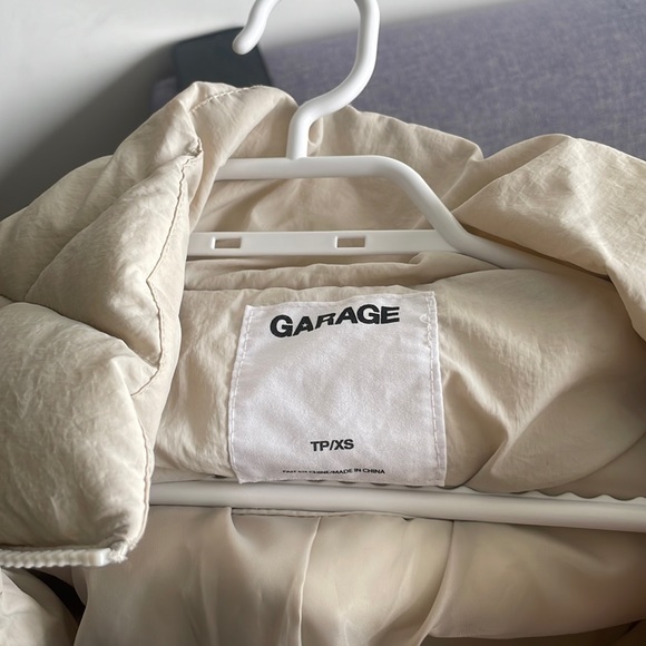 Ivory puffer coat - Picture 2 of 2